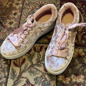 Pink Velvet Boutique shoes size 8